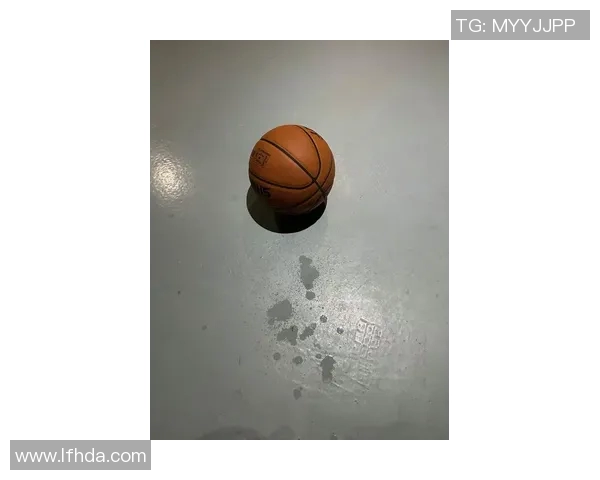 重庆篮球队与深圳篮球队赛后复盘分析力量对决的精彩瞬间与战术策略