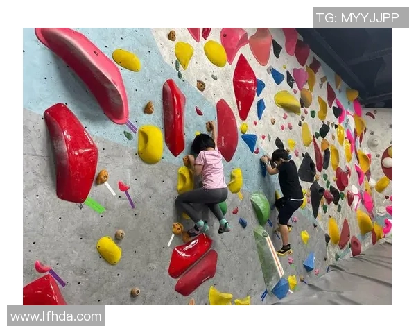 攀岩新手必看:掌握节奏与技巧的全面入门指南 攀岩新手必看:掌握节奏与技巧的全面入门指南