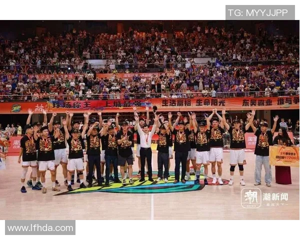 杭州攀岩队团队协作的独特优势与其他队伍的深度对比分析 杭州攀岩队团队协作的独特优势与其他队伍的深度对比分析