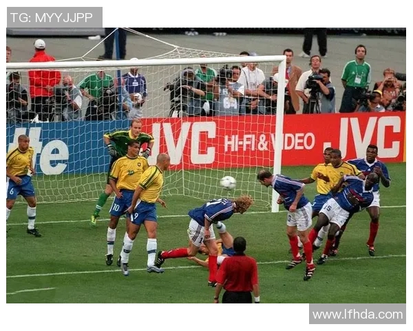 巴西足球明星老后卫的传奇人生与辉煌岁月回顾 巴西足球明星老后卫的传奇人生与辉煌岁月回顾